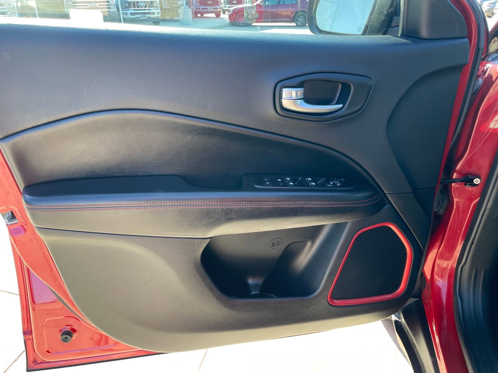 Used 2021 Jeep Compass Trailhawk image 10