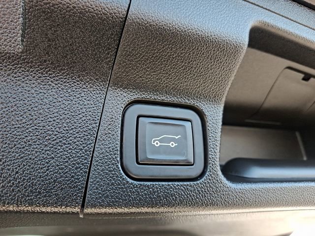 Certified 2023 GMC Acadia SLT image 29