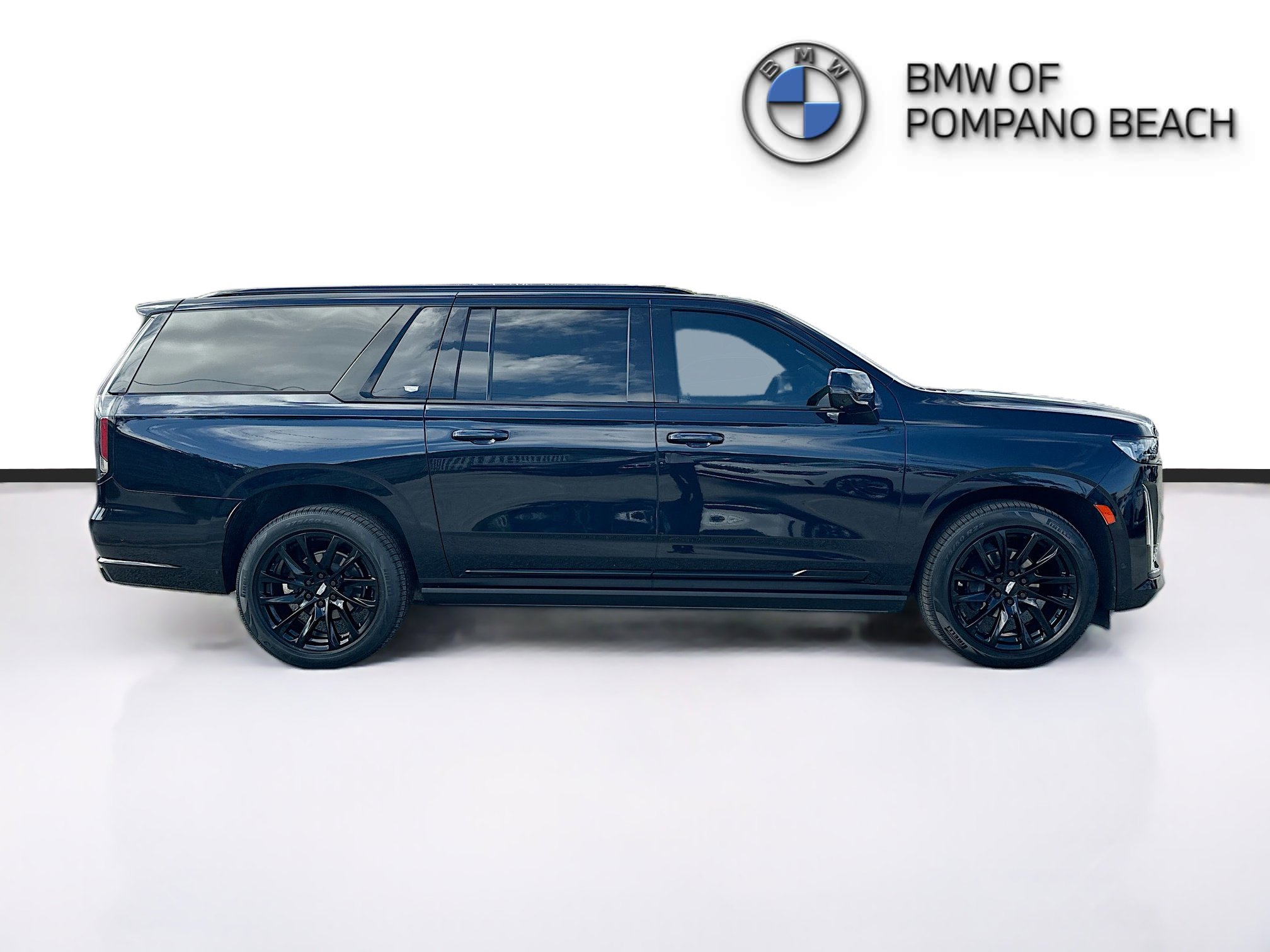 Used 2022 Cadillac Escalade ESV Sport Platinum w/ LPO, ONYX Package image 8