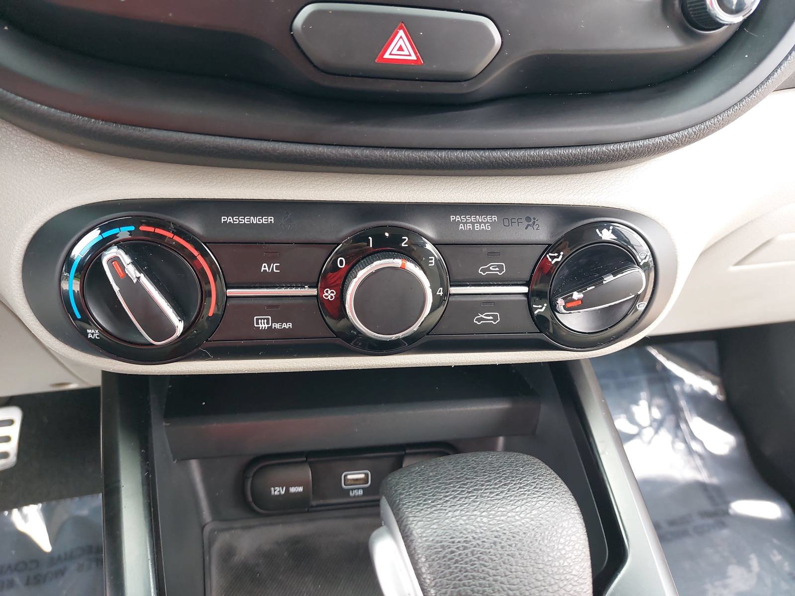 Used 2020 Kia Soul LX FWD image 20