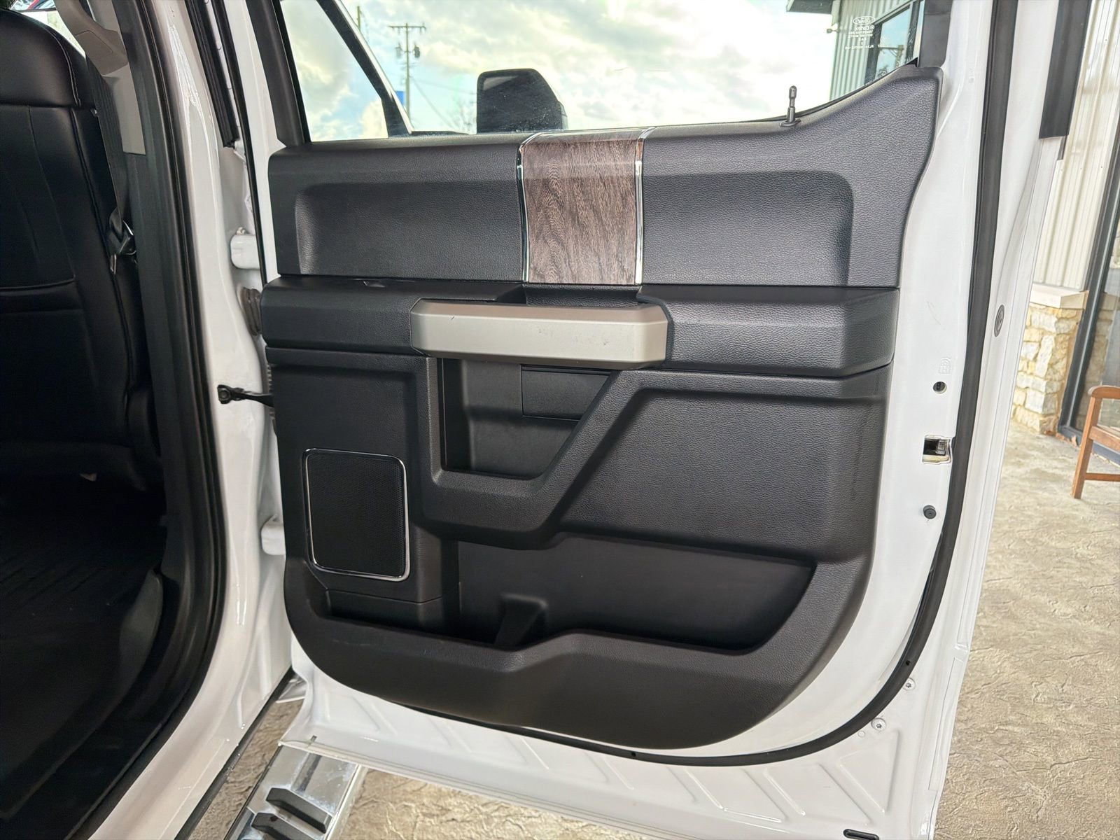 Used 2019 Ford F250 Lariat w/ Lariat Value Package AWD/4WD image 5
