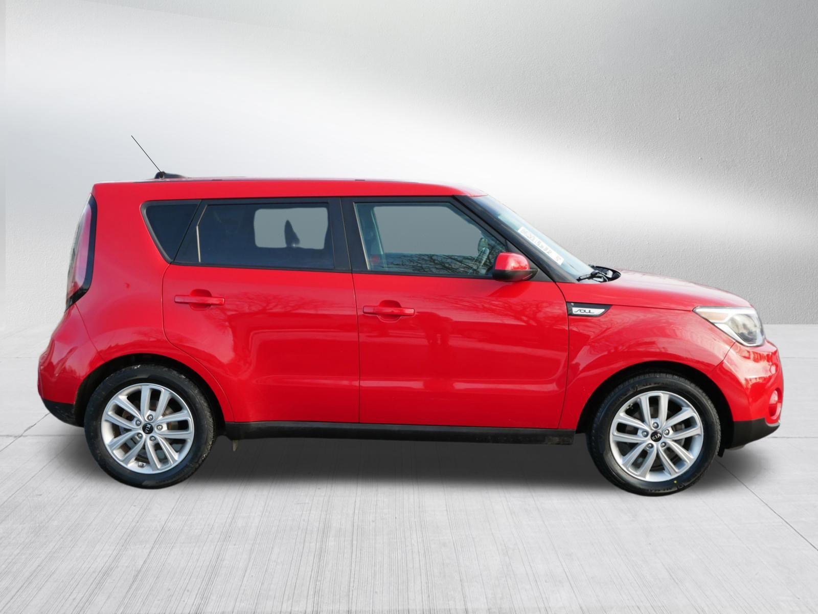 Used 2018 Kia Soul + image 8