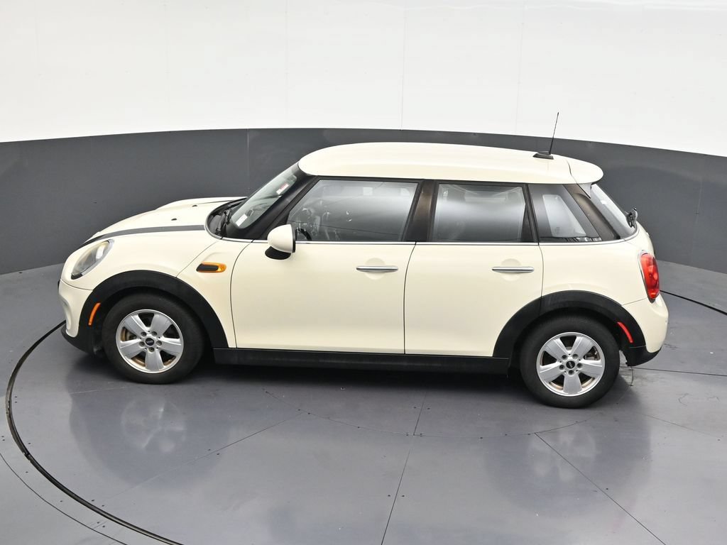 Used 2019 MINI Cooper 4-Door Hardtop w/ Signature Upholstery Package FWD image 17