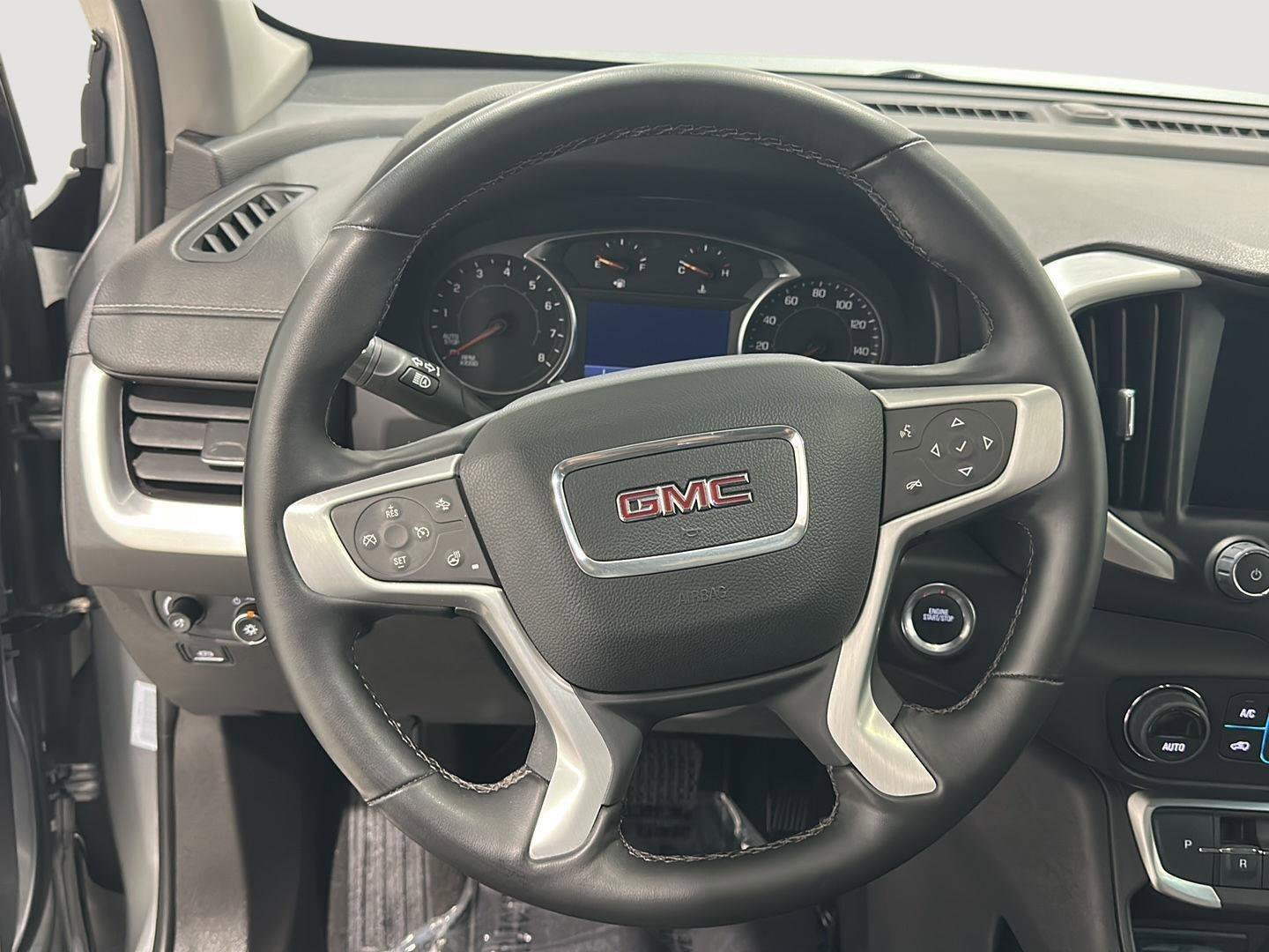 Used 2024 GMC Terrain SLT image 9