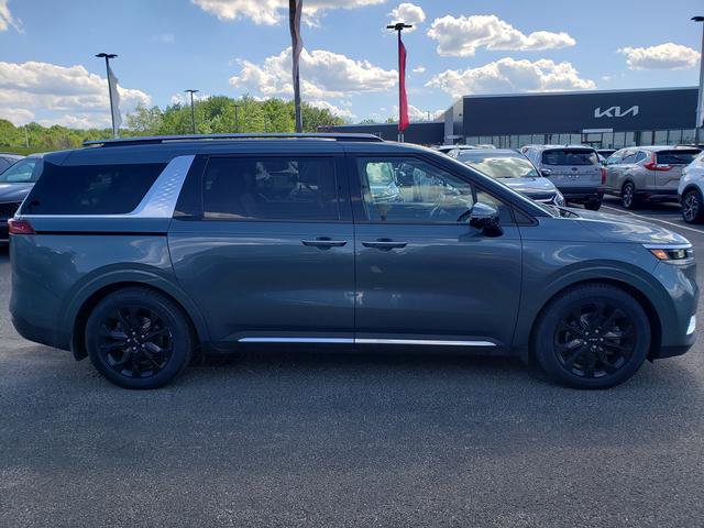 Certified 2022 Kia Carnival SX Prestige FWD image 3