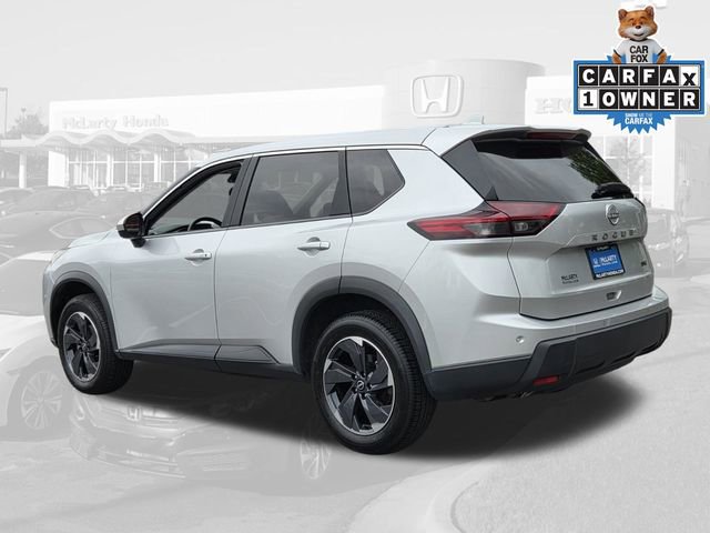 Used 2024 Nissan Rogue SV FWD image 3