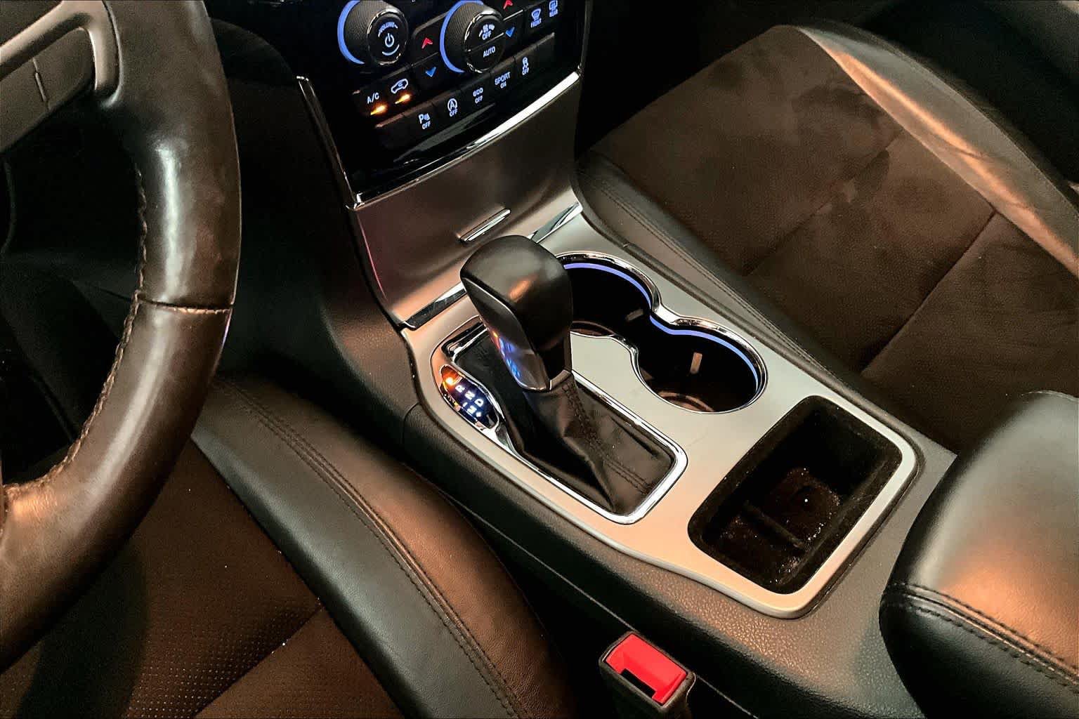 Used 2020 Jeep Grand Cherokee Altitude RWD image 15