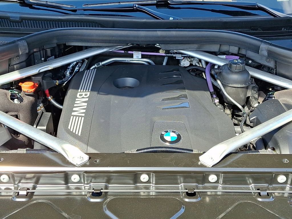 Used 2025 BMW X7 xDrive40i w/ M Sport Package image 30