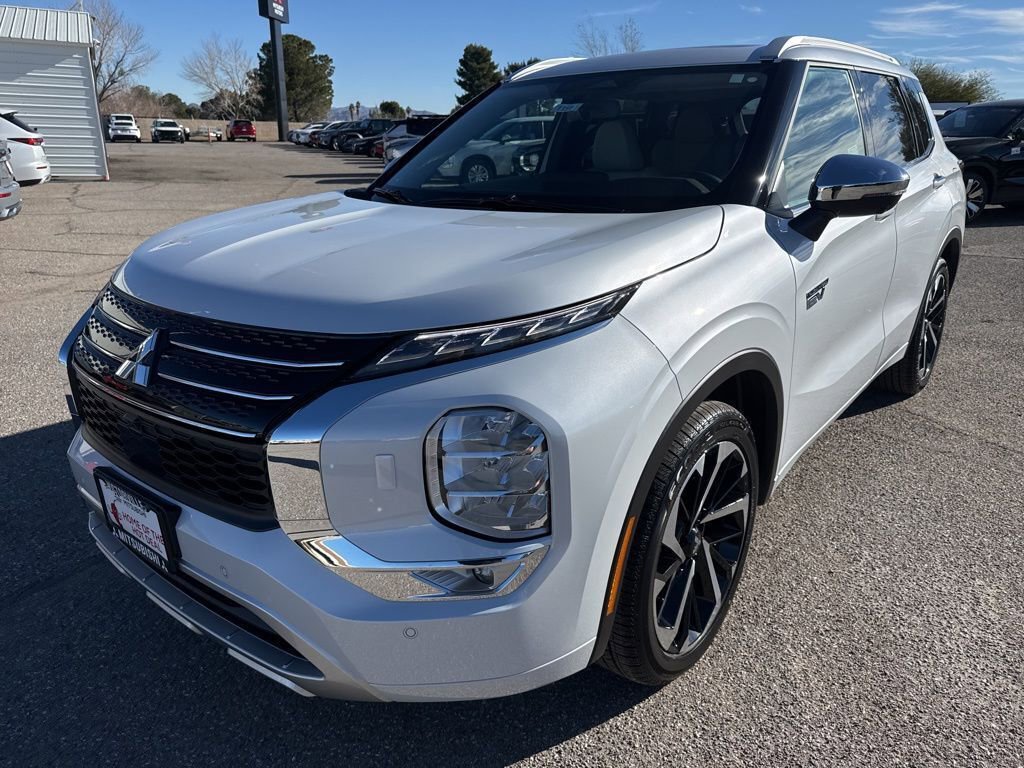 New 2025 Mitsubishi Outlander SEL image 3