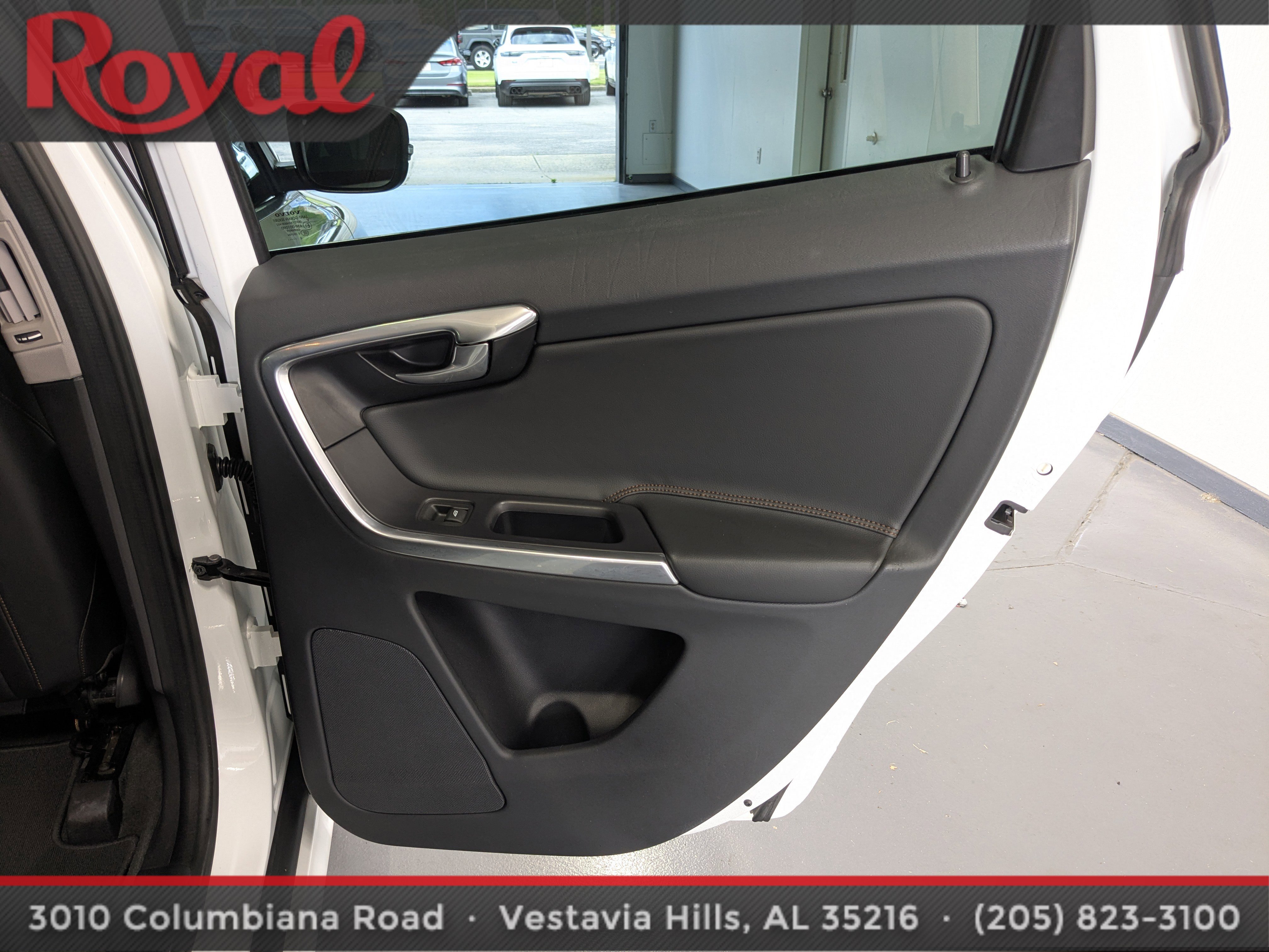 Used 2017 Volvo XC60 T5 Dynamic w/ Advanced Package AWD/4WD image 9