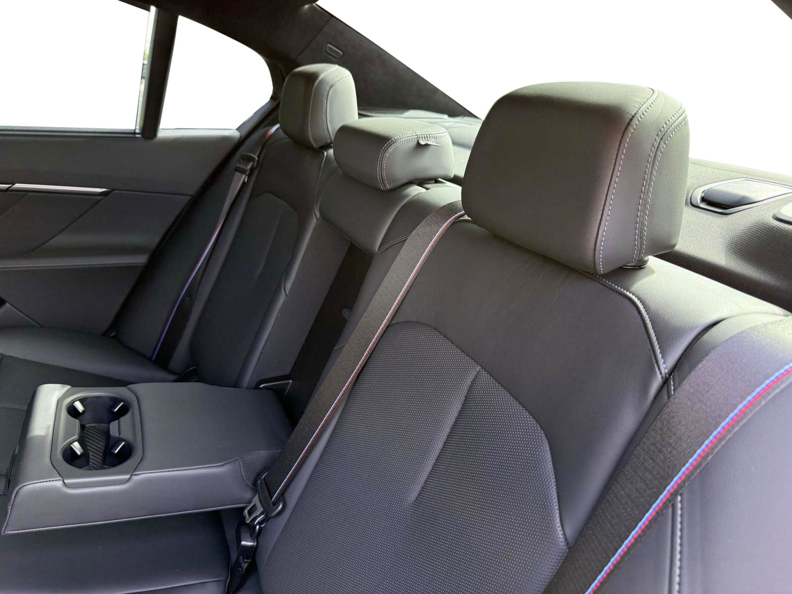 Used 2025 BMW M5 w/ Carbon Package image 62