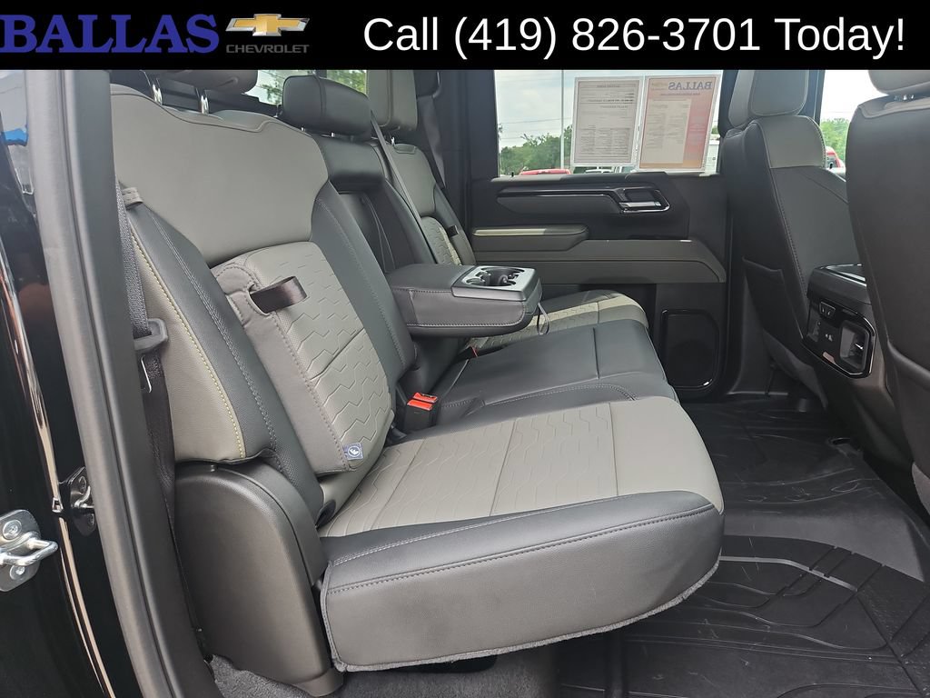 Certified 2025 Chevrolet Silverado 2500 ZR2 AWD/4WD image 27