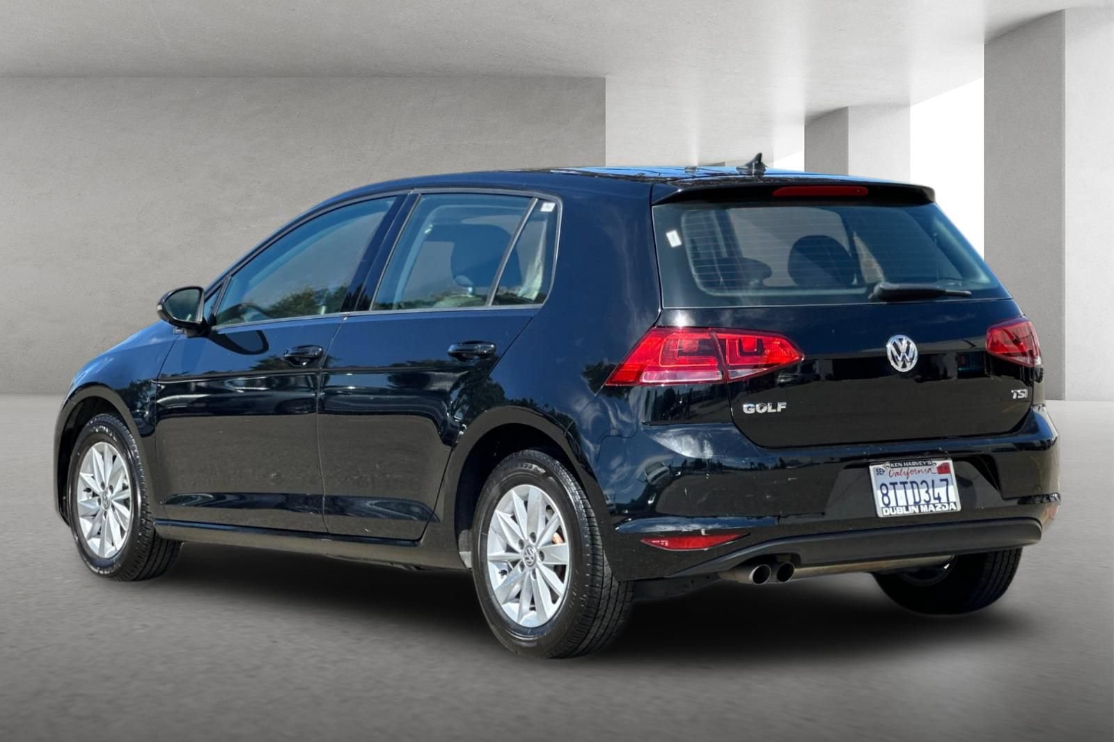 Used 2017 Volkswagen Golf S FWD image 6