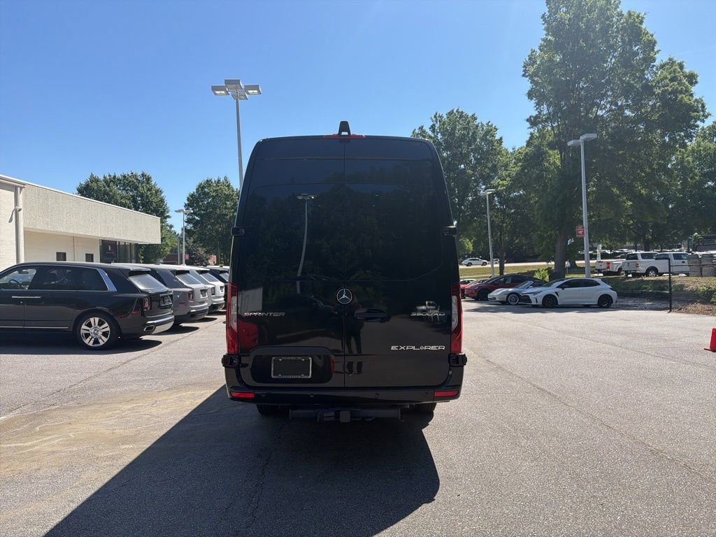Used 2024 Mercedes-Benz Sprinter 3500 image 5