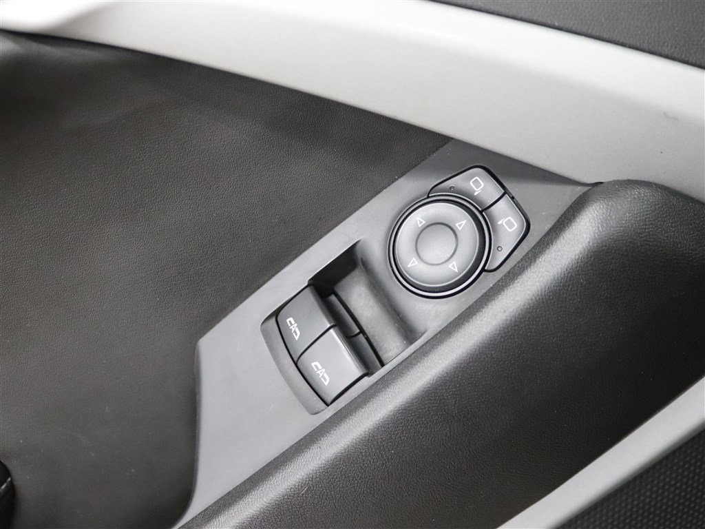 Used 2021 Chevrolet Camaro LT RWD image 26