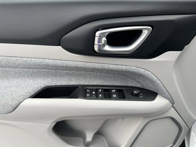 Used 2022 Jeep Compass Latitude image 3