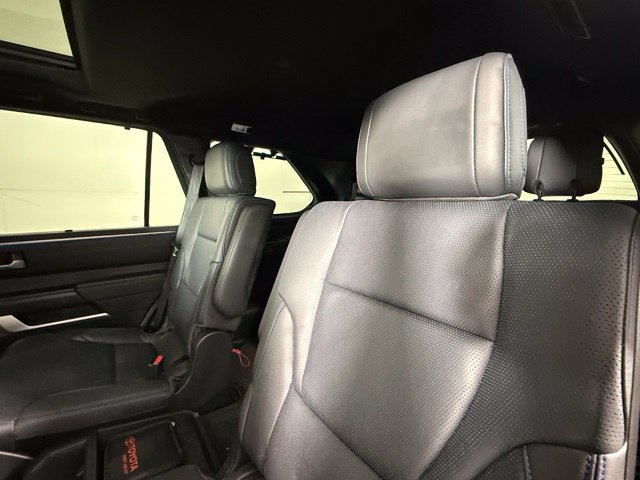 Used 2024 Toyota Sequoia Platinum AWD/4WD image 26