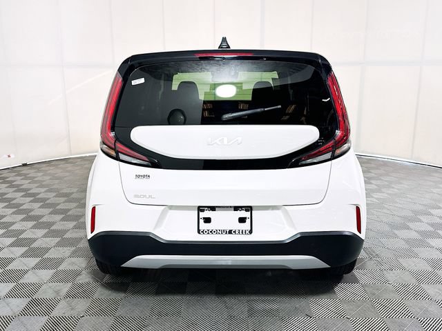 Used 2023 Kia Soul LX w/ LX Technology Package FWD image 4