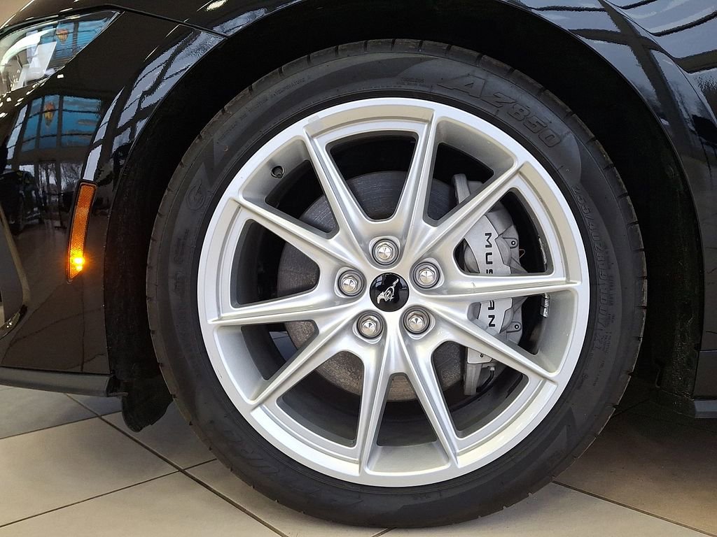 Used 2024 Ford Mustang GT Premium image 8