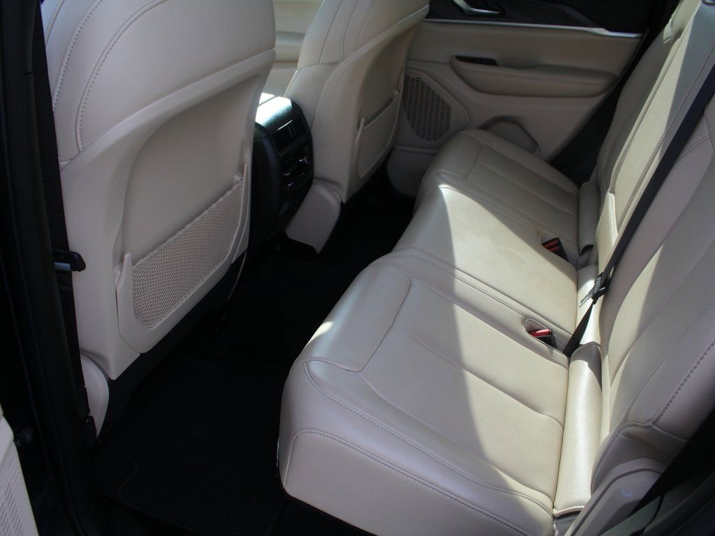 Used 2024 Jeep Grand Cherokee Limited w/ Black Appearance Package image 5