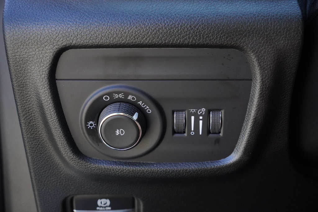 Used 2026 Jeep Grand Cherokee Limited AWD/4WD image 19