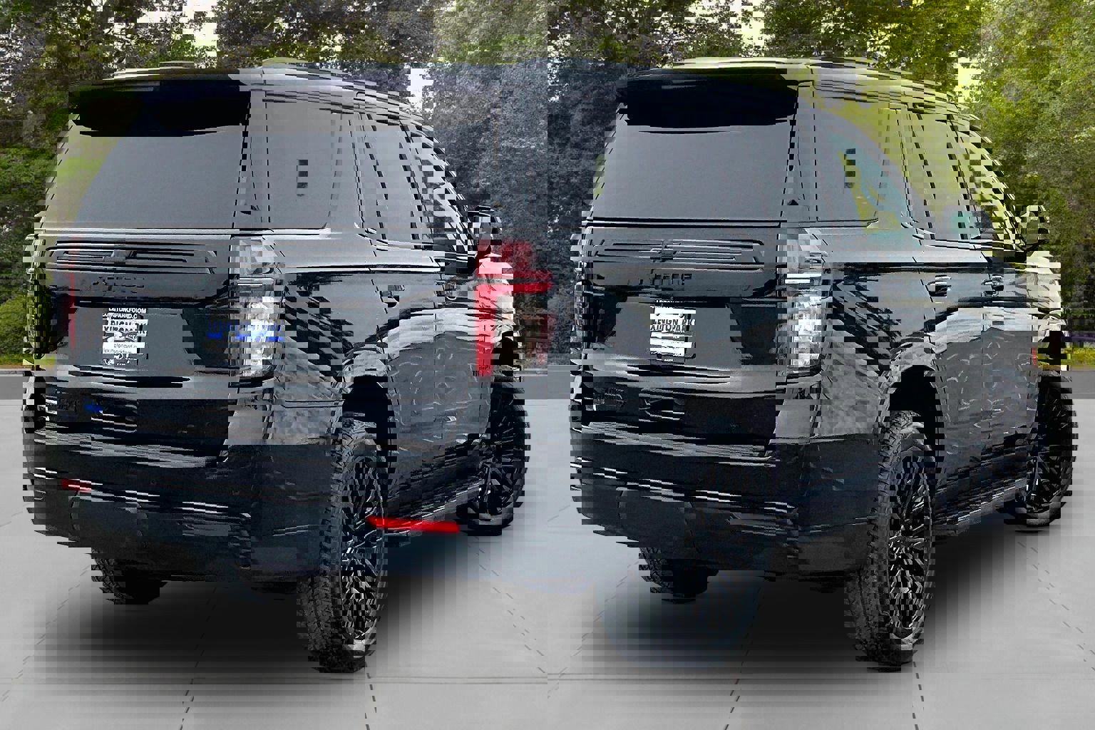 Used 2022 Chevrolet Tahoe LT w/ LT Signature Package image 5