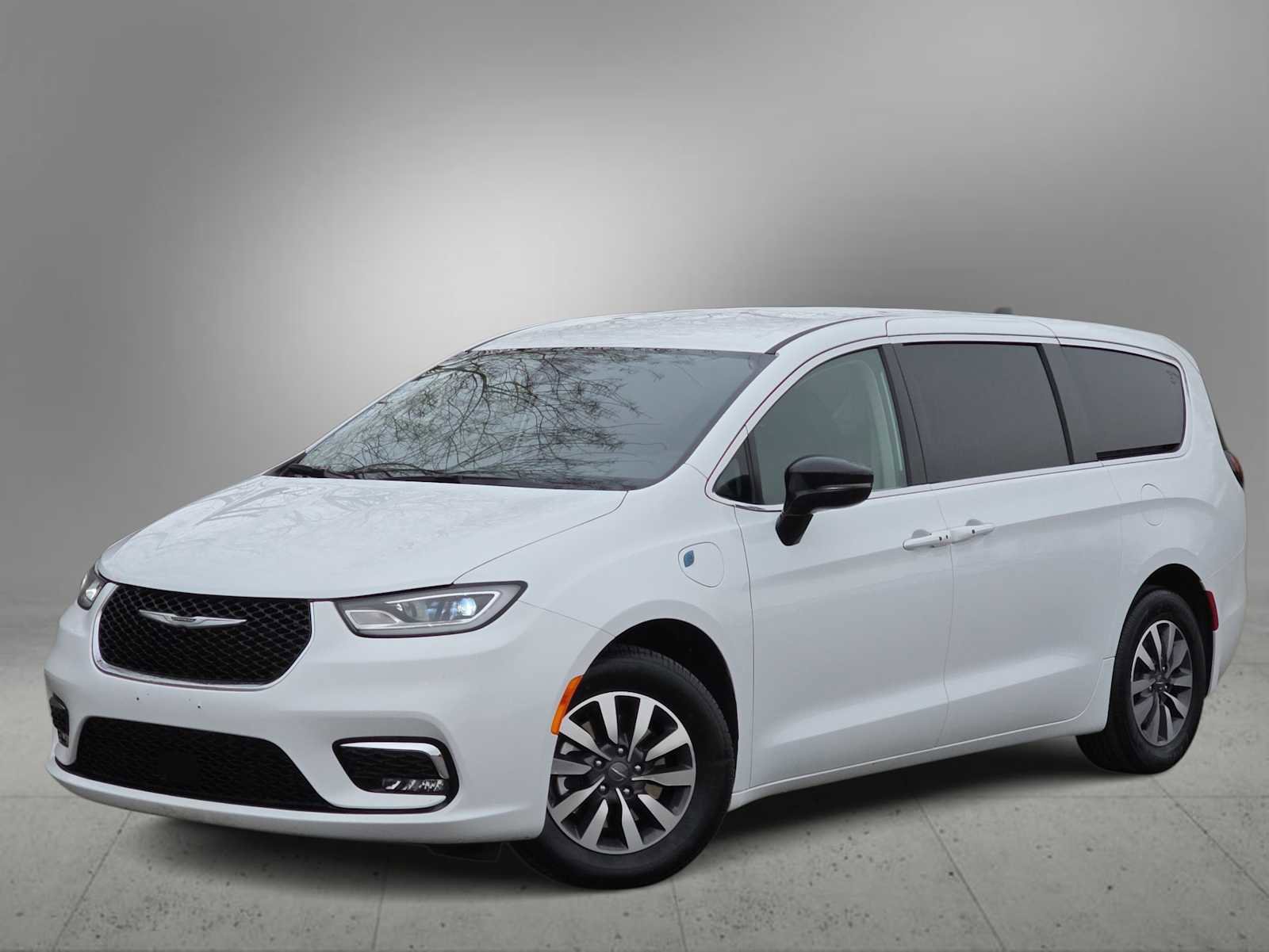 Used 2024 Chrysler Pacifica Limited