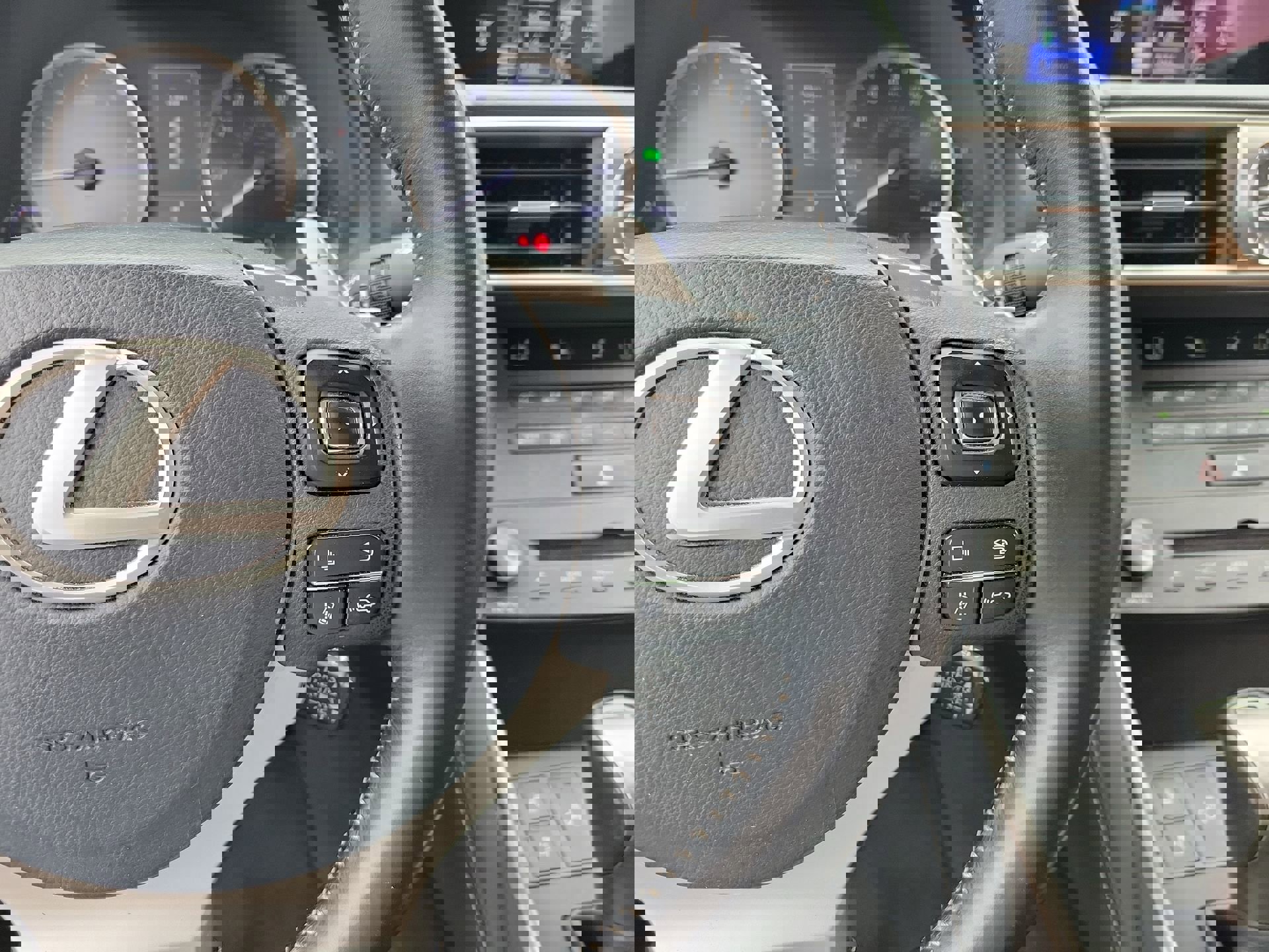 Used 2019 Lexus IS 300 w/ Premium Package image 32