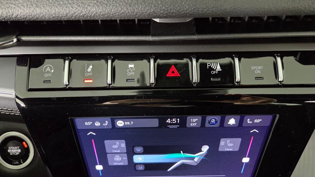 New 2025 Jeep Grand Cherokee Laredo w/ Luxury Tech Group I image 26