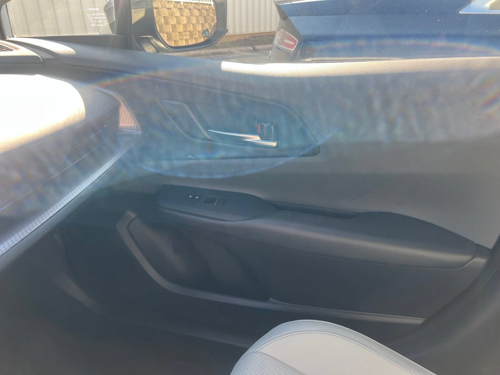 Used 2025 Toyota Prius XLE FWD image 14