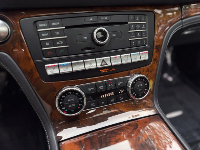 Used 2017 Mercedes-Benz SL 550 image 32