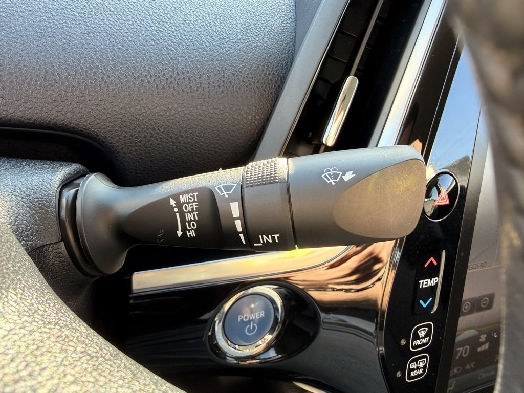 Used 2018 Toyota Prius Prime Premium image 38