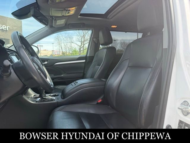 Used 2019 Toyota Highlander XLE AWD/4WD video 2