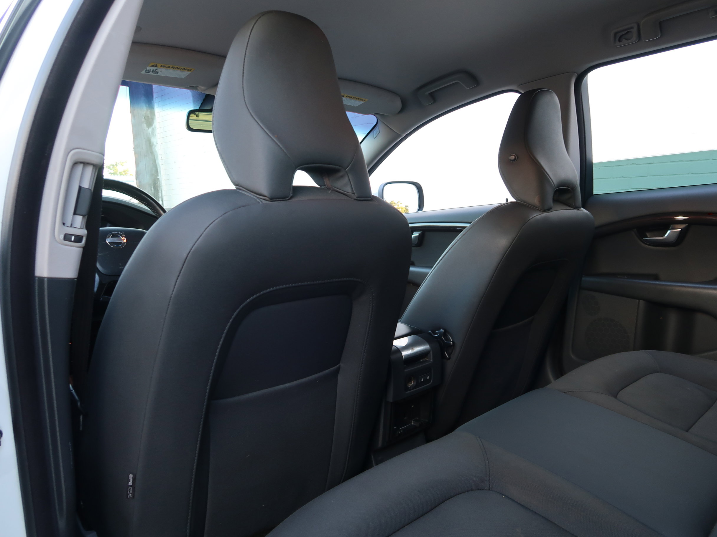 Used 2011 Volvo XC70 3.2 image 28