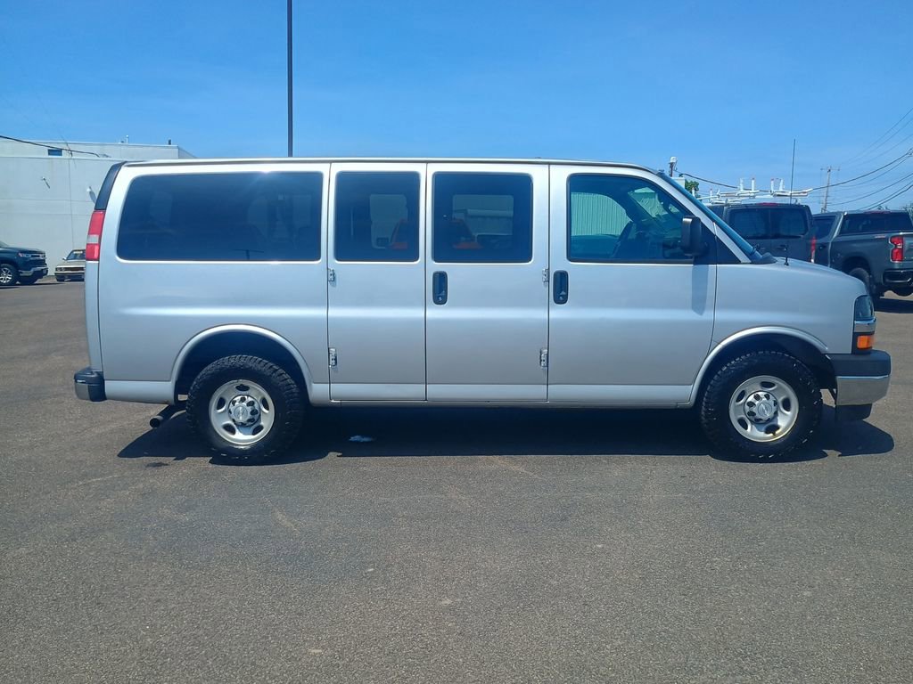 Used 2017 Chevrolet Express 2500 LS RWD image 8