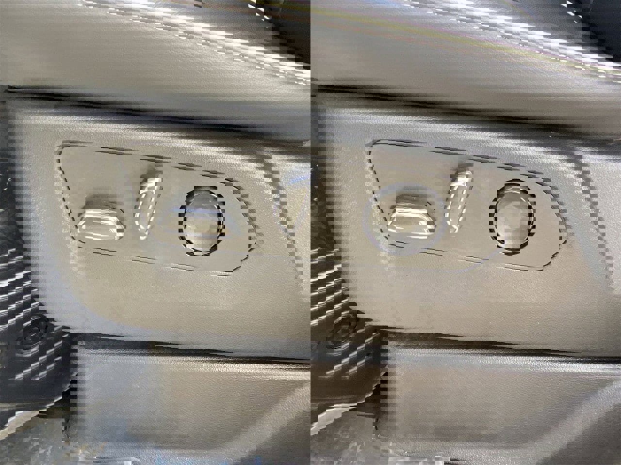 Used 2022 Cadillac Escalade Premium Luxury w/ Performance Package image 20