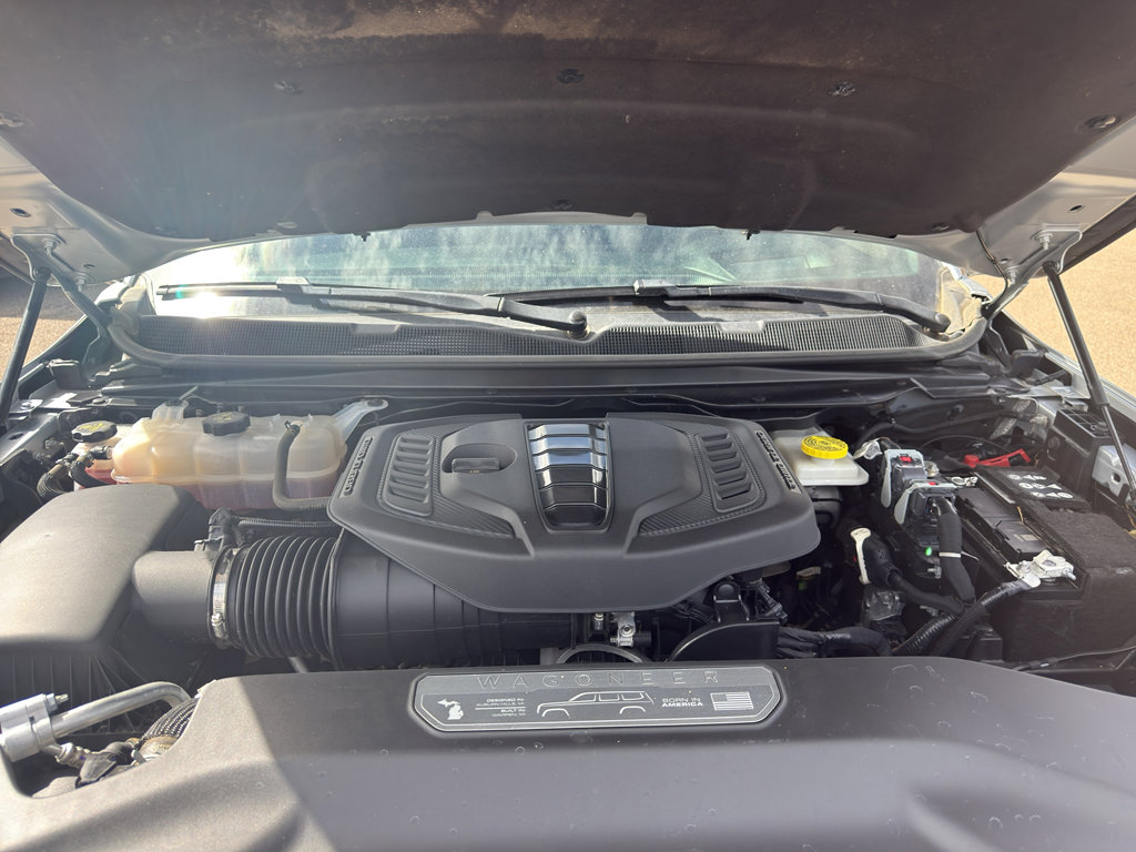 Used 2023 Jeep Wagoneer Series III w/ Preferred Equipment Group image 17