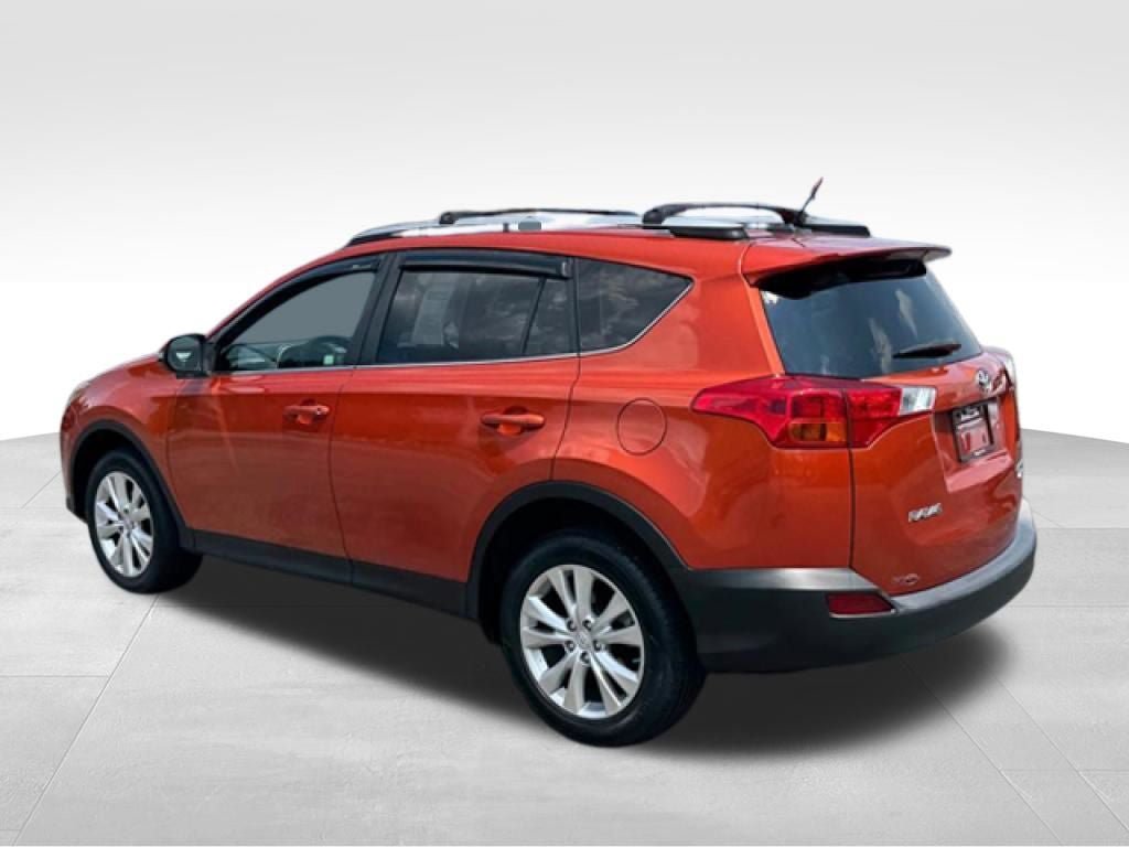 Used 2015 Toyota RAV4 Limited AWD/4WD image 4