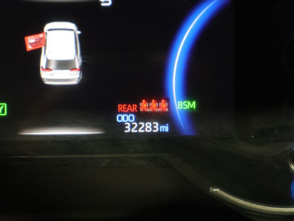 Used 2025 Toyota RAV4 XLE image 32