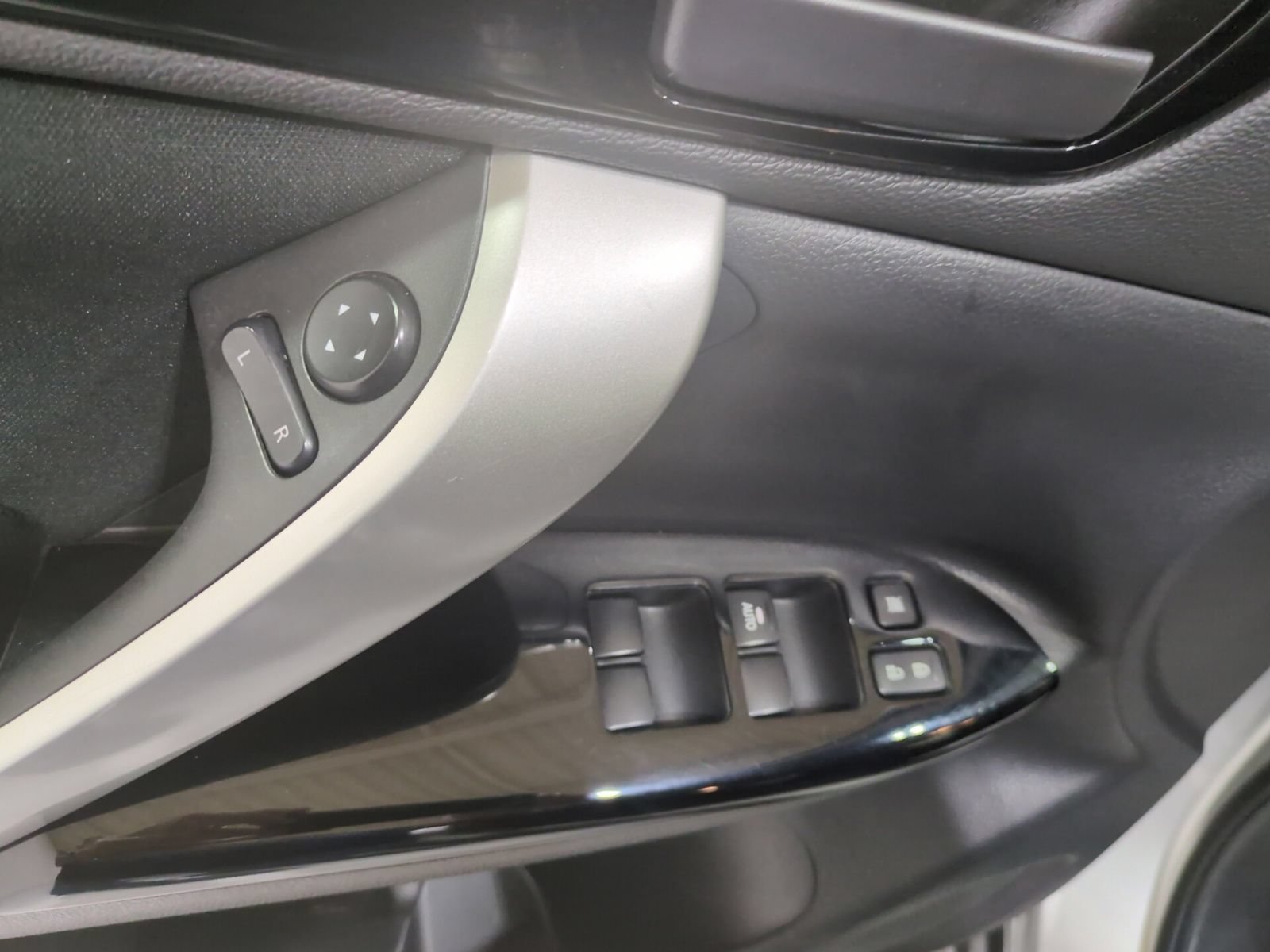 Used 2024 Mitsubishi Eclipse Cross LE AWD/4WD image 17