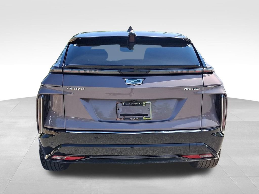 Used 2024 Cadillac Lyriq Luxury AWD/4WD image 5