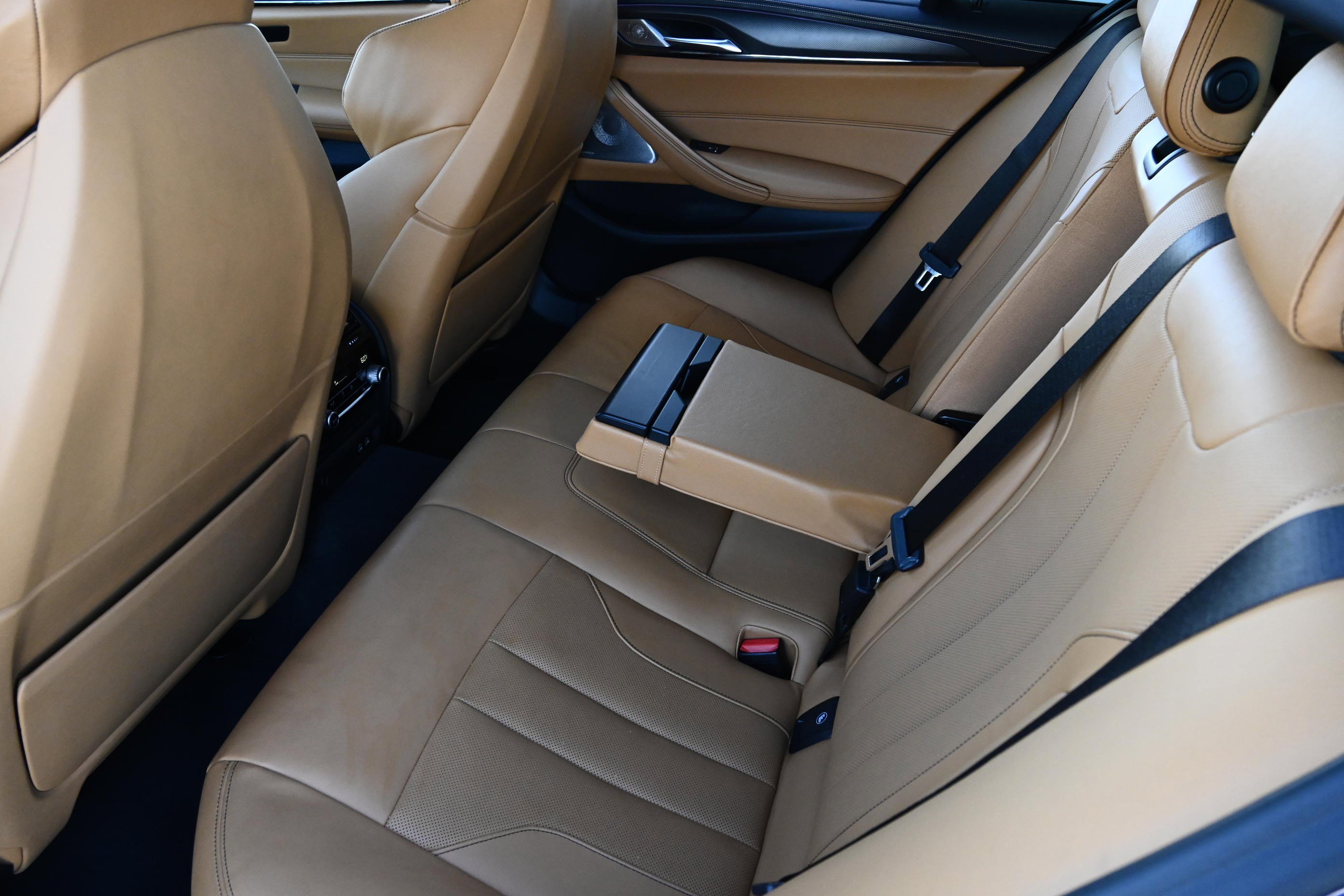 Used 2020 BMW M5 w/ Executive Package image 11