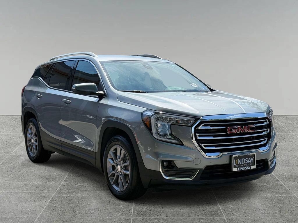 Used 2023 GMC Terrain SLT w/ LPO, Floor Liner Package FWD image 9