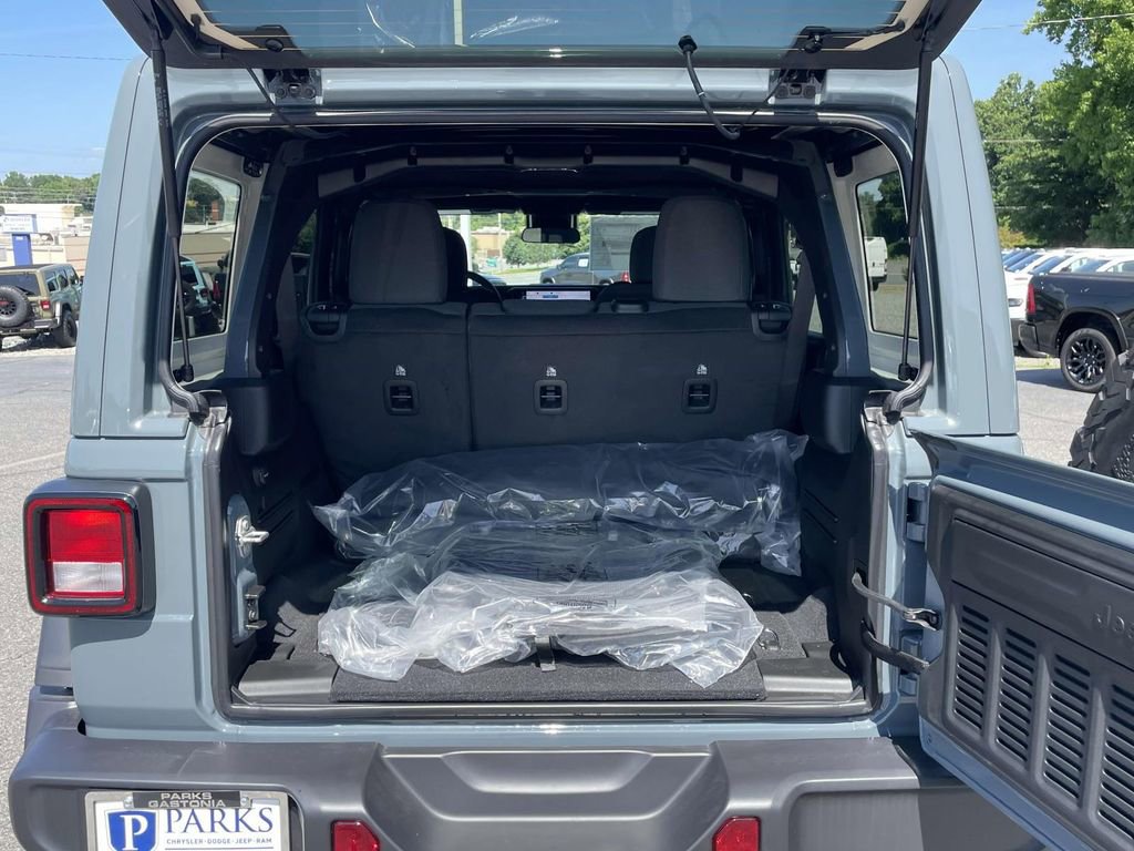 New 2025 Jeep Wrangler Unlimited Sport image 39