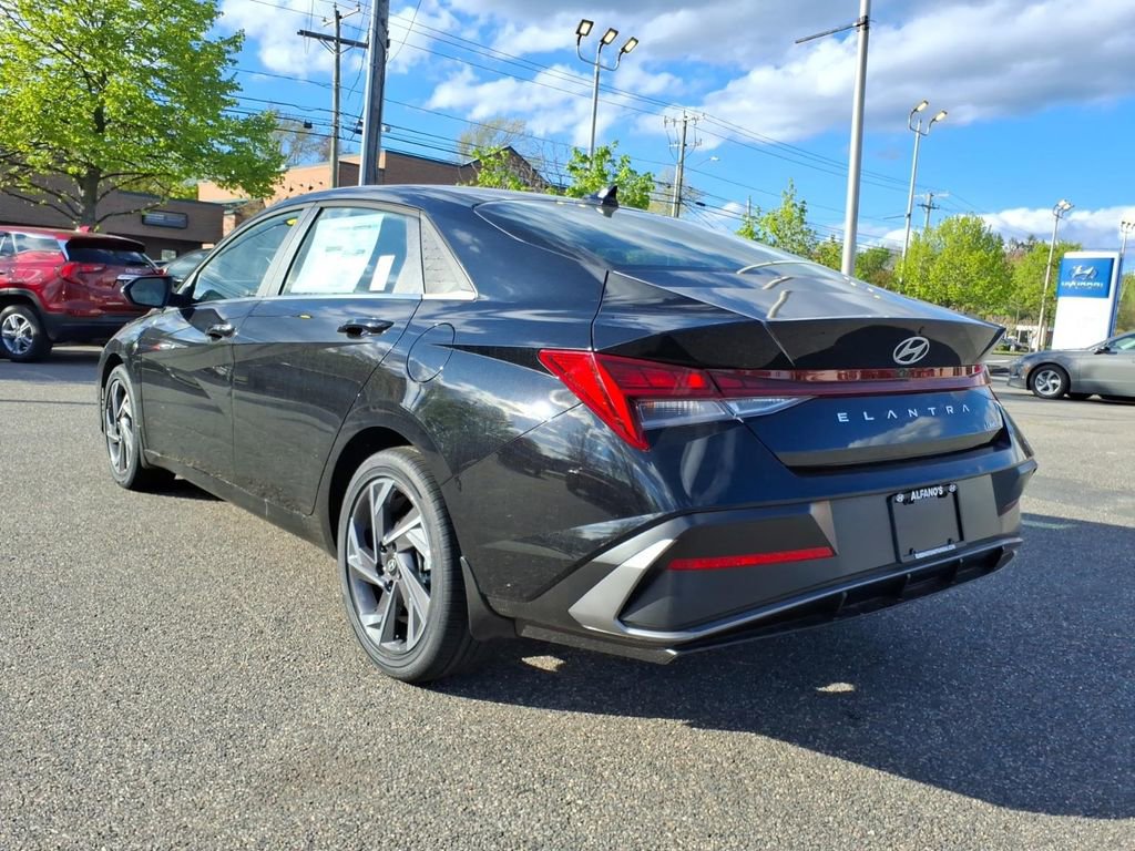 New 2026 Hyundai Elantra Limited FWD image 7