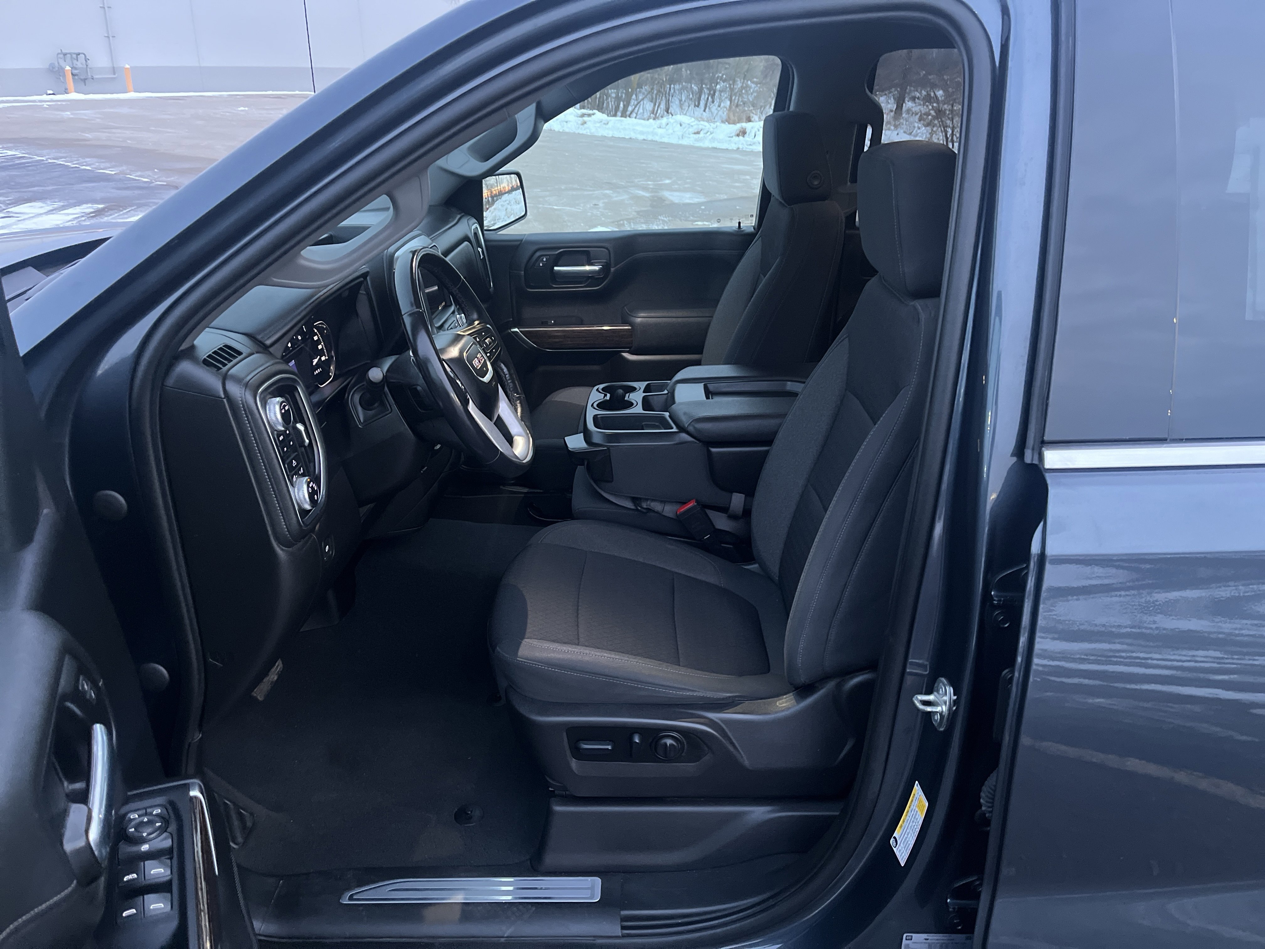 Used 2022 GMC Sierra 1500 SLE w/ X31 Off-Road Package image 9