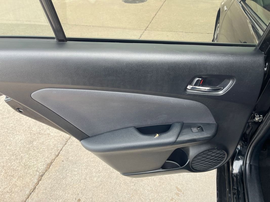 Used 2022 Toyota Prius LE image 15