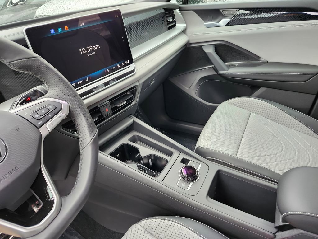 New 2026 Volkswagen Tiguan SE R-Line AWD/4WD image 7