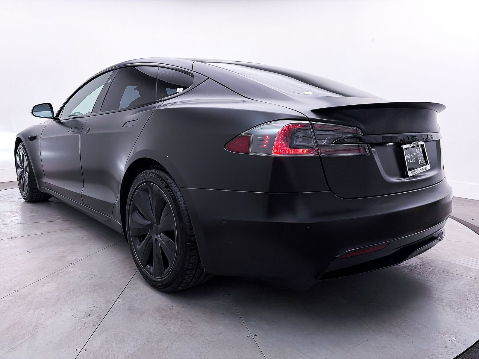 Used 2021 Tesla Model S Plaid image 13