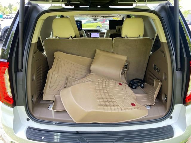 Used 2021 GMC Yukon Denali w/ Denali Premium Package image 31